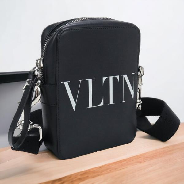 ヴァレンティノ VALENTINO 斜め掛け ショルダーバッグ メンズ  