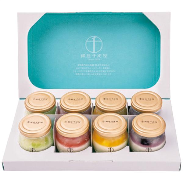 フレッシュな果物を使用した4種類のフルーツゼリーと口当たりなめらかな杏仁豆腐を瓶に閉じ込めました。メロン・いちご・マンゴー・ぶどうの果肉をトッピングした、見た目も楽しい彩り華やかなフルーツ杏仁をお楽しみください。■商品内容：銀座フルーツ杏仁...