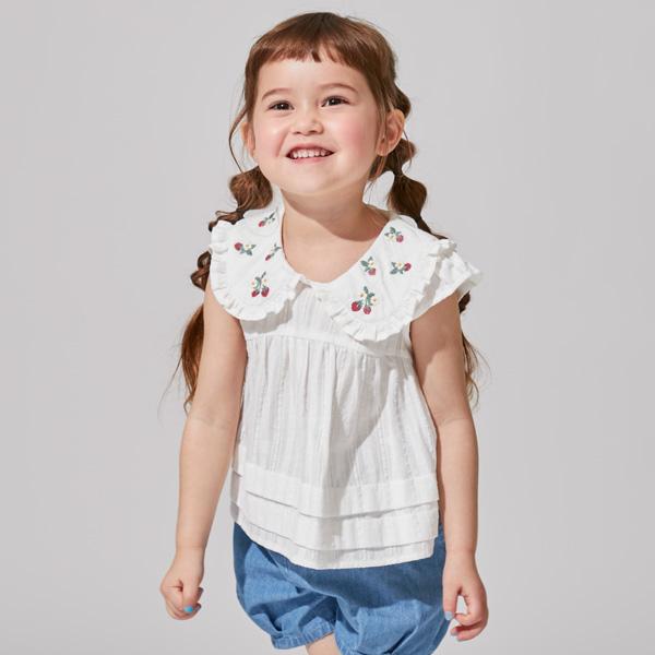 プティマイン(petit main)【リンク】イチゴ刺しゅうブラウス【O_30  