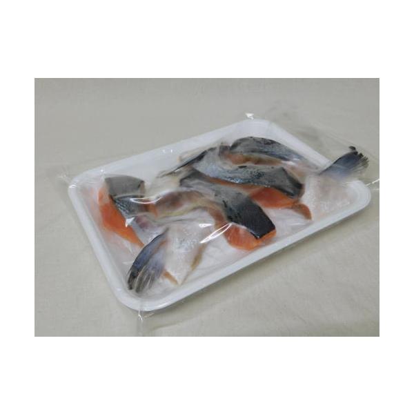 ・内容量　5００ｇ　（大判カマ　４~5個入り）・原料品質グレード：プレミアムのシルバーサーモン（養殖・チリ産）・賞味期限：冷凍 ６ヶ月／クール冷凍便で送付／紀作商品はすべてが同梱可能です。紀作商品は   KISAKU  で検索