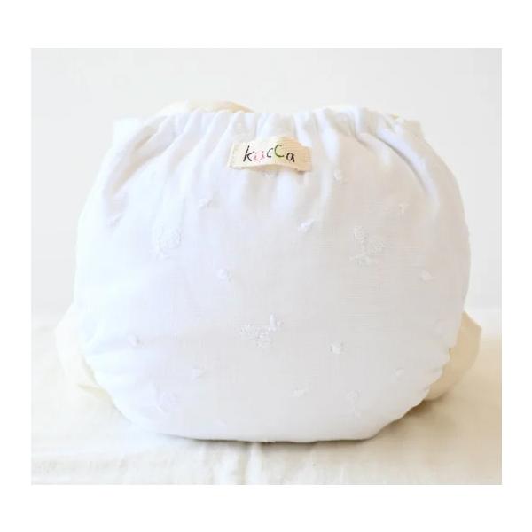 【kucca】とはkucca(クッカ)とは、店主のモロイ氏が自身の妊娠、出産、育児を通して、実際にしようする赤ちゃんとママの気持ちになって企画、制作されたすべてがオリジナル商品。おむつは赤ちゃんが「毎日ずっとつけている」もの。そのストレスは...