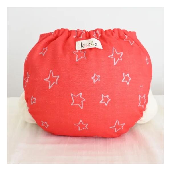 【kucca】とはkucca(クッカ)とは、店主のモロイ氏が自身の妊娠、出産、育児を通して、実際にしようする赤ちゃんとママの気持ちになって企画、制作されたすべてがオリジナル商品。おむつは赤ちゃんが「毎日ずっとつけている」もの。そのストレスは...