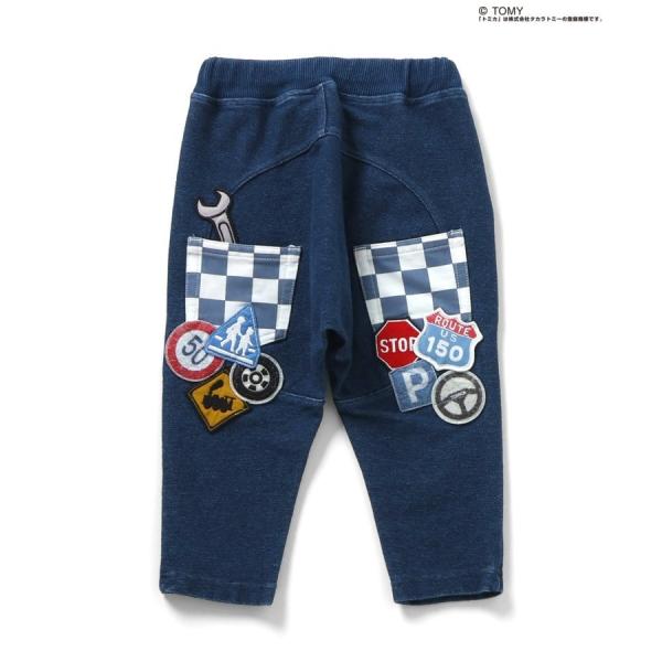 ■　トミカコラボ ワッペン付きパンツ　■後ろ姿まで楽しい！「トミカ」モチーフのワッペンがたっぷりついたパンツが登場！チェッカーフラッグ柄のポケットや「トミカホイール」の刺繍など、細部まで楽しいデザインが魅力的★小さいお子様でも動きやすいサル...