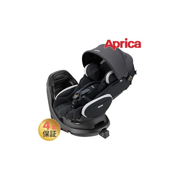 赤ちゃんの呼吸を守り、衝撃からも守る。フラディア プラス ISOFIXは、平らなベッドから始まる3ステップで理想的な姿勢を守ります。生まれてすぐは赤ちゃんが楽に呼吸できる姿勢が大切。グラグラな首と頭を守る「平ら」なベッド。おうちのように「平...