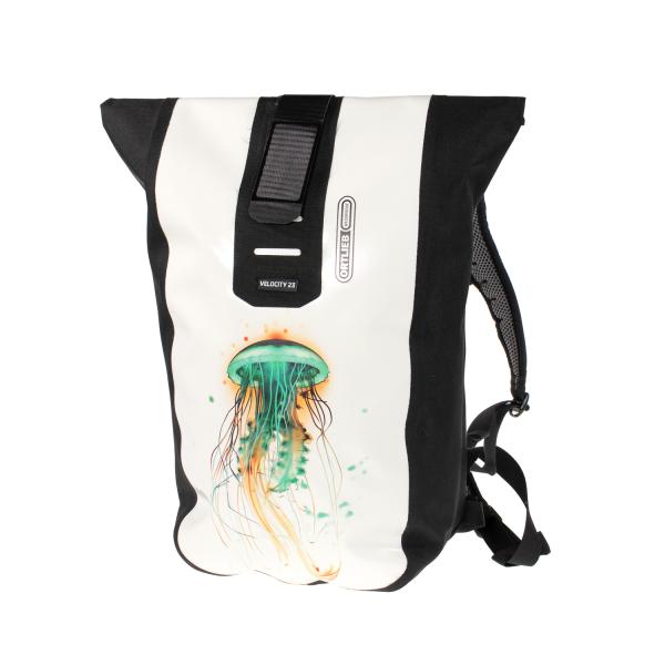 ■サイズ:23L ■カラー:［ジェリーフィッシュ］ホワイト/ブラック ■ジャンル:自転車・サイクル/自転車バッグ/メッセンジャーバッグ ■メーカー: ORTLIEB(オルトリーブ)  ○関連ワード:かばん 鞄 斜めがけ