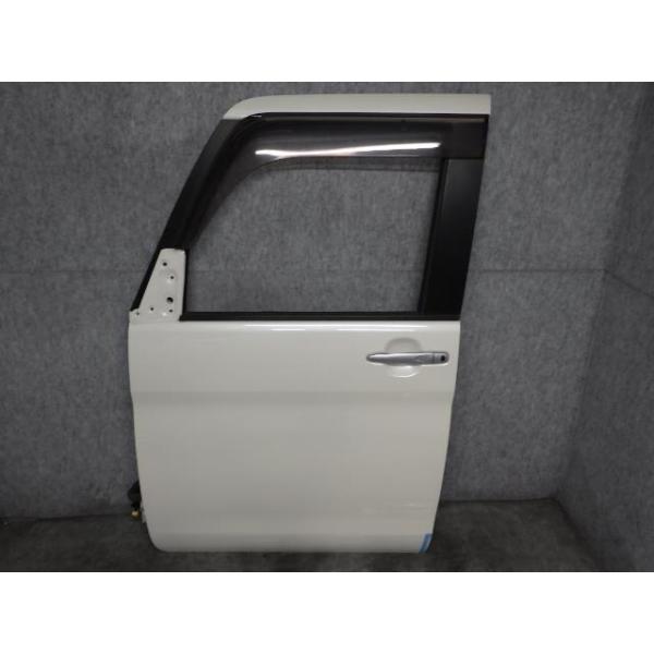 タント DBA-LA600S 左フロントドアASSY W24 白パール 67002-B2350【同