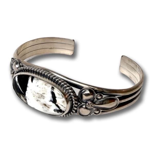 INDIAN JEWELRY NAVAJO ”MARRY ANN SPENCER“White Buffalo Turquoise