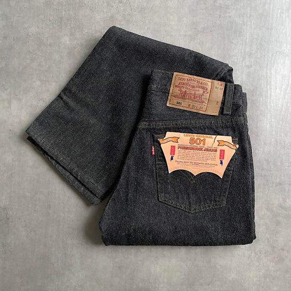 DEADSTOCK 90's Levi's 501-0658 Yarn Dyed BLACK Made in USA