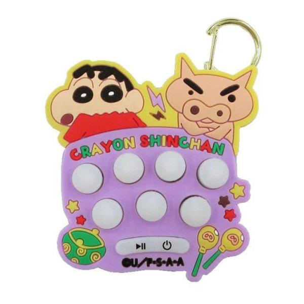 大人気のクレヨンしんちゃん早押しゲームが新発売☆彡光ったボタンを素早く押すゲームです♪メロディに合わせて早押しゲーム♪徐々に早くなるレベルアップ機能付き☆バッグにつけてもかわいい♪【サイズ】（シリーズ平均）高さ74ｍｍ 幅72ｍｍ 奥行き2...