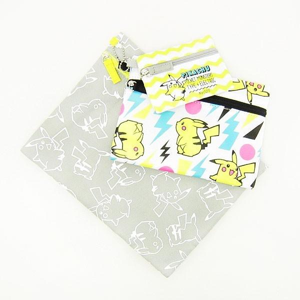 世界中で大流行 ポケモンgoでおなじみポケットモンスター メール便なら 1で全国へ グレー チラシ3連 3pポーチ フラットポーチ Pkm 048 Usプラザ ナスカ 通販 Yahoo ショッピング
