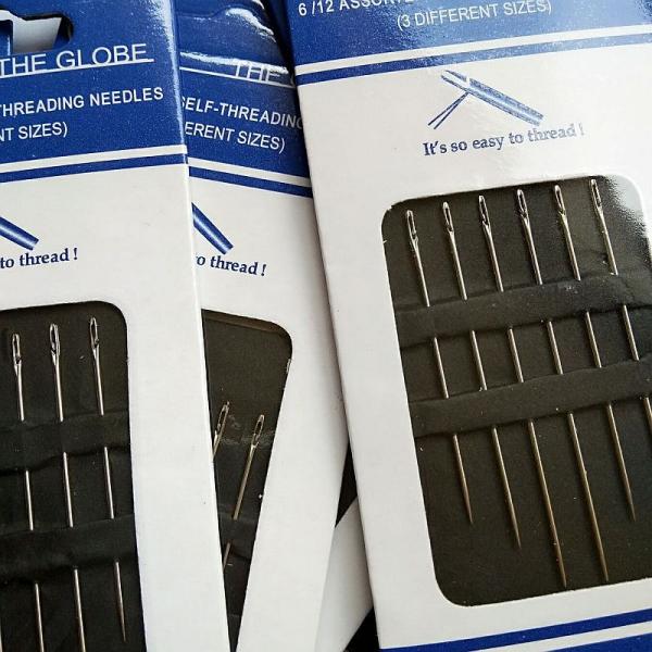 誰でも簡単にすぐに糸が通せるため、すぐにお裁縫をしたい時にとっても便利です。糸を針のくぼみにのせて引っ張りながら添わせることで糸が通る、とっても便利な針。針の穴に、糸を通すのが苦手な方でもお茶の子さいさいです(^-^)目の衰えた親に買ってあ...