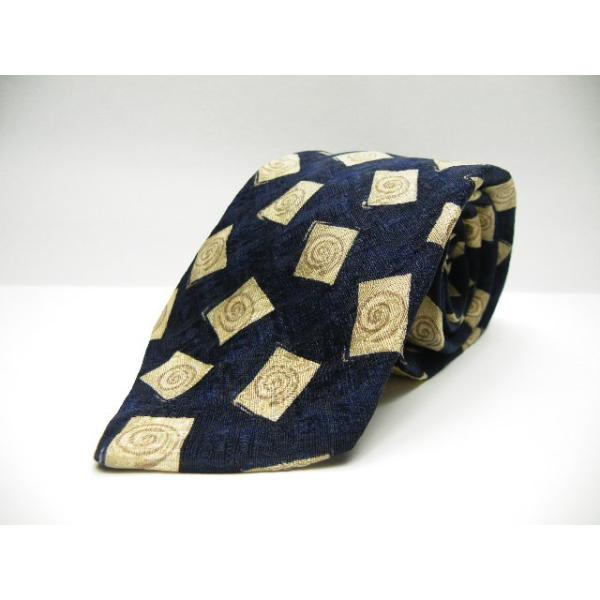 英国紳士のカジュアルネクタイ チェスターバリー Chester Barrie ダークネイビー 濃紺 系総柄ネクタイ 英国製 シルク100 Used Buyee Buyee Japanese Proxy Service Buy From Japan Bot Online