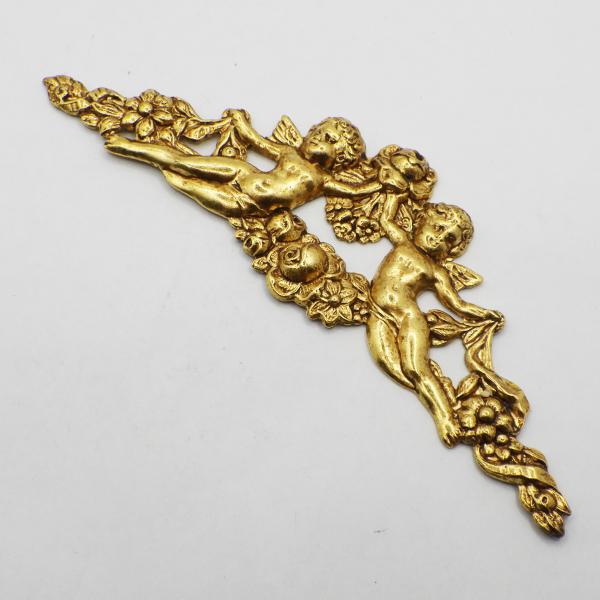 激レア　オリジナルゴールド加工11　ドールハウス　デコパージュ　車道ボックス　等々の飾りに　ミリアムハスケル座金　95ｍｍｘ30ｍｍ　1枚を送料無料で、クリックポストでお送りします。お人形のトランク飾り、ドールハウスのドア上の飾りに、デコパ...