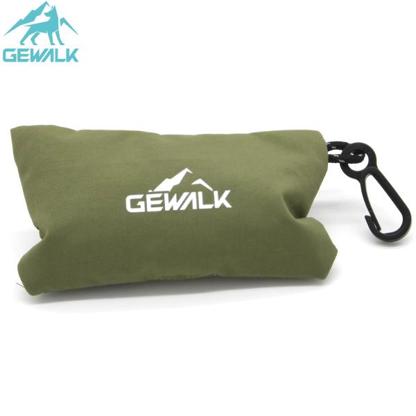 ジウォーク GEWALK プープバッグ ポーチ エコ リーシュやバッグなどに取り付け可能で1枚づつ取り出してご利用できます。撥水加工で雨の日でも水はじき抜群。ポーチ、リフィル共に環境に配慮したEco Poopbagディスペンサーです。