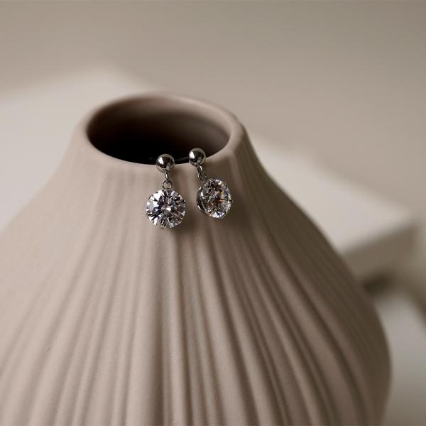 両耳販売 金属アレルギー対応 ピアス セカンドピアス キャッチ 揺れる ステンレス316l キュービック 6本爪 半丸 Wgの1色 W1s15 6hmqw 金属アレルギー専門店 Negozietto 通販 Yahoo ショッピング