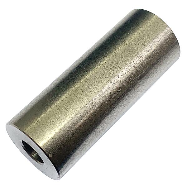 サイズ：内径8.2mm、外径20mm、長さ50mm素 材 ：ステンレス(SUS303)入 数 ：2個他サイズのバリエーションも豊富に対応。追加工も可能です。例えば、バイクのマフラーやステップ、シート等、カスタムパーツへの交換時にスペース調整...