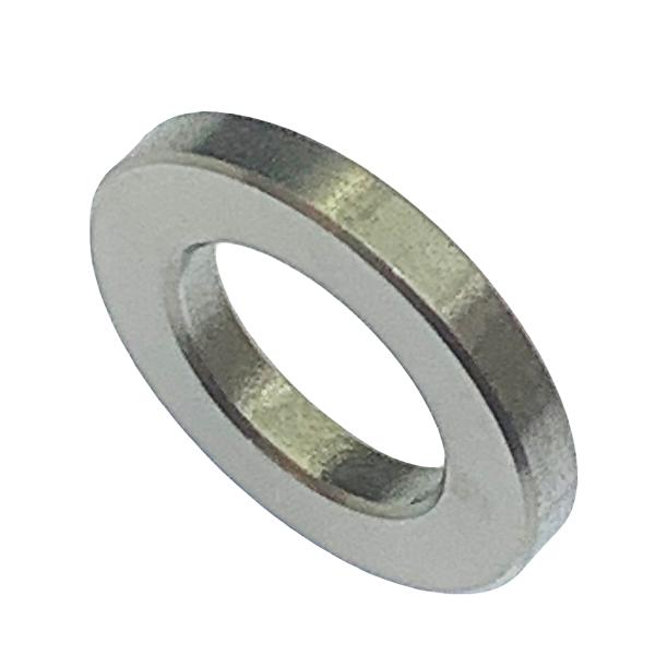 部品変更に伴う間隔調整やネジ径のサイズアップ時に。サイズ：内径8.2mm（5/16インチ対応）、外径14mm、長さ2mm素 材 ：ステンレス(SUS303)入 数 ：2個他サイズのバリエーションも豊富に対応。追加工も可能です。例えば、バイク...