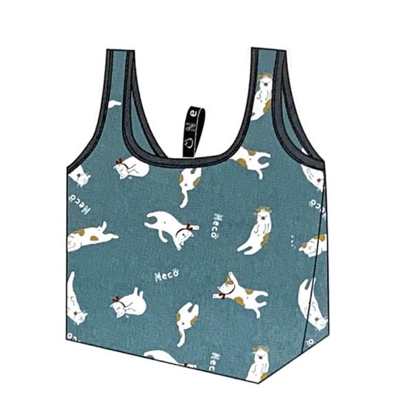 マチが広いエコバッグです。マチは幅広の20cm。スーパーやコンビニ弁当など平らに持ち歩けます。ゆるくて、のんびりな猫の柄です。色は、やわらかいグリーン系です。やわらかくソフトな軽い生地で、強度にも優れたポリエステル素材を使用しています。■ネ...