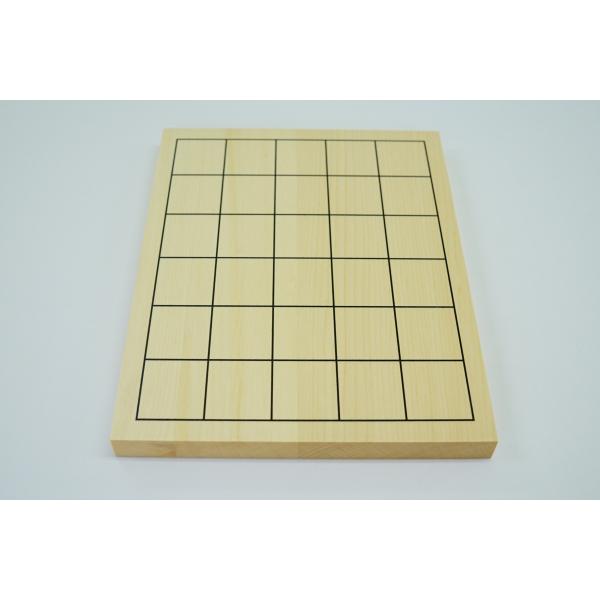 日本将棋連盟考案の入門用ミニ将棋「ゴロゴロ将棋」用の５x６盤です。香りの良いヒバ材を使用。使い心地の良い、薄手の５分盤です。 ◆「ゴロゴロ将棋」とは?日本将棋連盟考案のミニ将棋ルール。５x６マスの盤で、将棋の金、銀、歩の駒を使います。 二段...