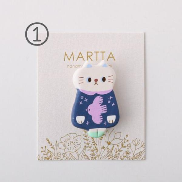 猫雑貨　ブローチ　バッジ　ねこブローチ　【MARTTA】すっと佇む猫(しろねこ)