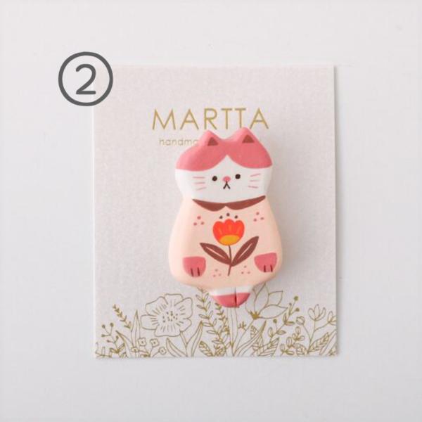 猫雑貨　ブローチ　バッジ　ねこブローチ　【MARTTA】すっと佇む猫(はちわれ)