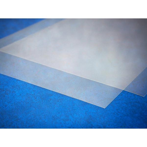 0.012mm厚のポリエステルフィルムを基材として、その両面に強力接着タイプで耐反発性に優れた、アクリル系粘着剤が塗布された両面粘着テープです。テープを貼った箇所が目立ちにくく、プラスチックや金属は勿論、透明素材の貼り合わせ用としても使用で...