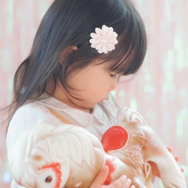 ミニダリアとパールのヘアコームピン ヘアピン パッチン キッズ子ども 花 ベビー 前髪 赤ちゃん かわいい ヘアアクセサリー 髪留め 髪飾り 女の子 ネネズデコ 通販 Yahoo ショッピング