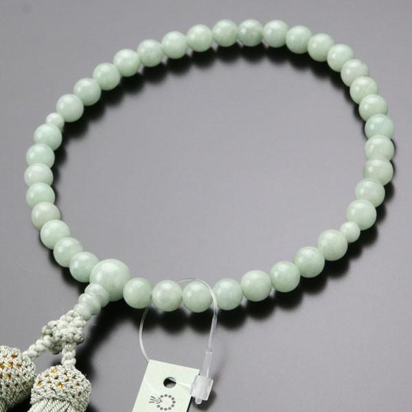 すべての宗派のお客様にお使い頂ける女性用のお数珠でございます。素材は、5月の誕生石であります翡翠でございます。宝石の世界でちゃんとした「翡翠」と認められているのは、ミャンマー産のビルマ翡翠と日本の糸魚川翡翠のみでございます。もちろん、今回ご...
