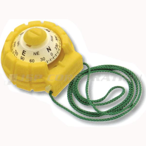 ■サイズ：Φ62×H35mm●マリンやアウトドアなど使用場所を選ばない小型のハンドコンパスです。黄色いラバーで覆われたコンパスは目立つので紛失しにくく握りやすく滑らず落下の衝撃にも体制があります。●夜間照明：曲げると光りだすサイリュームステ...