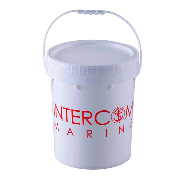 ■直径:約300mm■深さ:360mm■容量：20L●インターコムマリンの赤いロゴが白いバケツにとても映えるお洒落なデザインのバケツです。●商品は蓋つきで、容量は20リットルの大容量。洗剤を希釈する際、一度に多くの量を作れるので大変便利です...