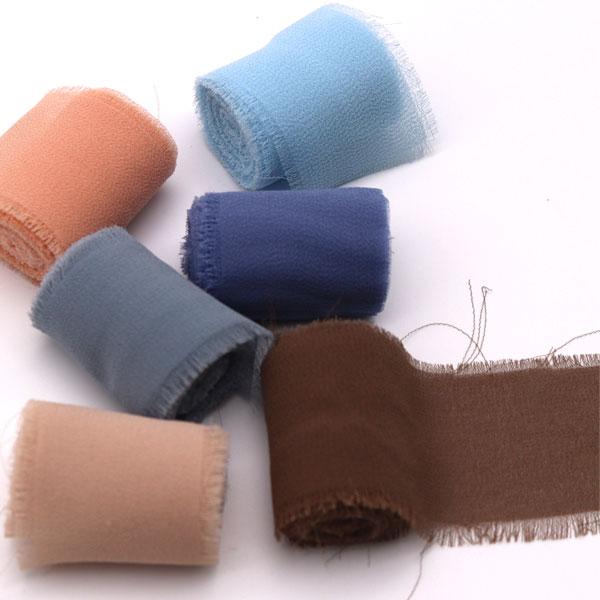 ( リボン ) ソフト チュールリボン  4cm x 200cm │ 6color 【 商用利用可 】+販売サイズ：40mm x 200cm+素材:　ポリエステルソフトで端が少しほつれているのが特徴的なリボンです。クラフト、ギフトラッピング...