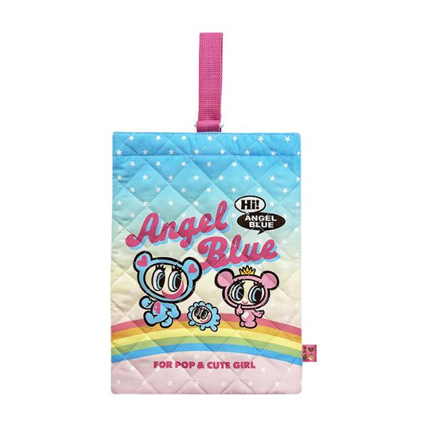 エンジェルブルーのシューズバッグです。キルト仕様で使いやすい♪上履きや靴をすぐに出し入れできて便利◎【仕様】本体サイズ：約H210×W300mm材質：ポリエステルキルティングタイプシューズ　上履き　ケース　バッグ　グッズ　幼稚園　保育園　小...