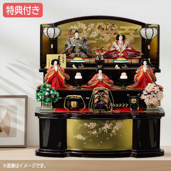 [サイズ(cm)]設置時：間口105×奥行93×高さ112[仕様]金襴衣裳着人形五人飾り三段飾り王朝物語お道具：三方、菱台(菱餅)、高坏(たかつき)、お駕籠(おかご)、重箱、御所車、桜橘(注意事項)「北海道・沖縄・離島・その他配達不可地域」...