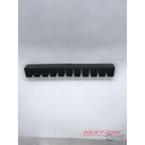 ヤマハKT-100SD/SEC用のシリンダー周辺パーツです。パーツ図の部品番号10のアブソーバー（防振ゴム）です。