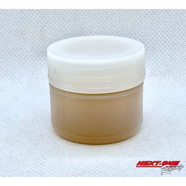 レーシングカートのクラッチ等のベアリングに最適なグリスです。クラッチベアリングに塗布して、ベアリングやクランクの傷みを防止します。ROYAX-MAX・ヤマハKT-100SEC・IAME-X30・PRD-AVANTI等のカートエンジンにお勧め...