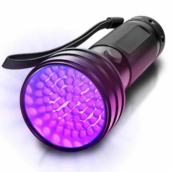 LEDブラックライトは様々な分野で活躍しています。・紙幣やパスポート、外国人登録証の偽造防止の印影や印刷の確認・陶磁器や絵画等の美術品の修復跡、傷、ヒビ等の鑑定・宝石や鉱物の鑑定・検査・ジェルネイルやUVレジン等の紫外線硬化樹脂やUVインク...