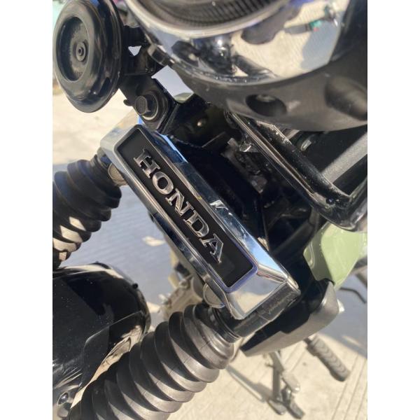 【商品情報】素材：ステインレス材質【適合車種】：クロスカブ  CC50 CC110セット内容：本体×1、装着用ステーx1※説明書は付属しておりません※海外ホンダ車種純正部品です。ステーはスチール材質により、高強度、長い耐久性、長寿命で作られ...