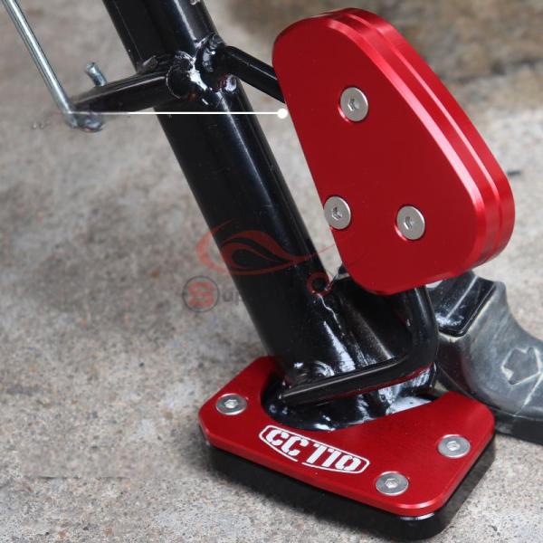 商品名 サイドスタンド拡大器適合車種 クロスカブ 110素材 T6アルミニウム合金+304ステンレス鋼ネジ商品説明 純正サイドスタンドの接触面積を拡大するパーツ。キックスタンドパッドは、セラミックタイルのオートバイサイドスタンドの擦り傷マー...