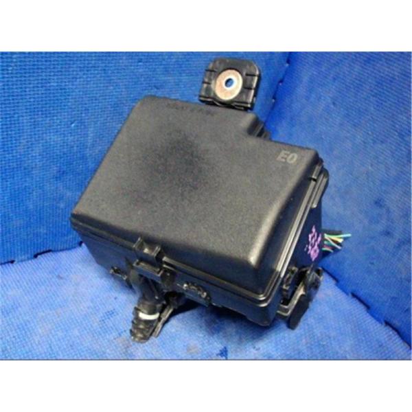 トヨタ 純正 カローラフィルダー 《 NKE165G 》 ヒューズボックス