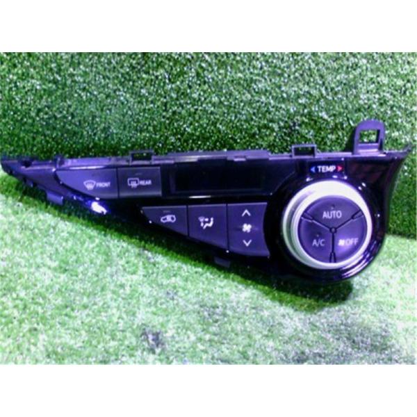 ぴぺぷぱ　epに トヨタ 純正 アクア 《 NHP10 》 エアコンスイッチパネル 55900