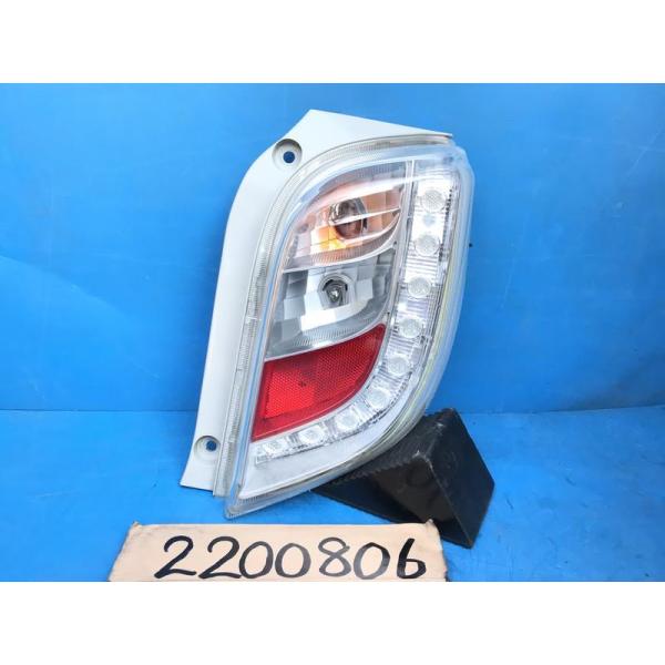 ダイハツ 純正 ミライース 《 LA300S 》 右テールランプ 81550-B2600