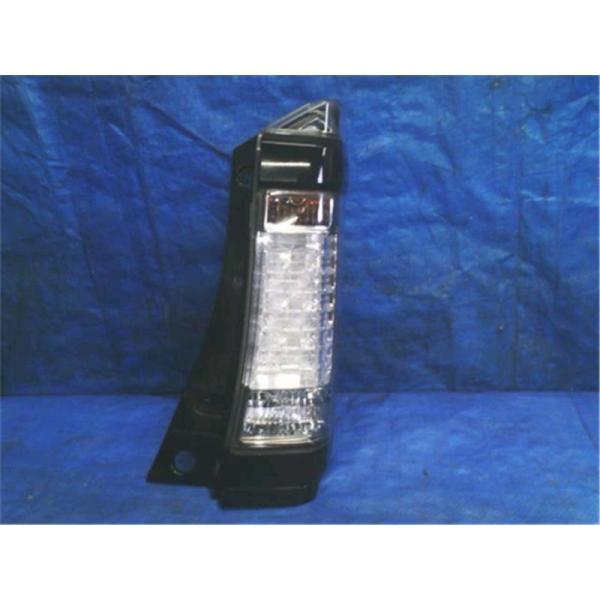 ホンダ 純正 N-BOXプラス 《 JF1 》 右テールランプ P42400-24009352