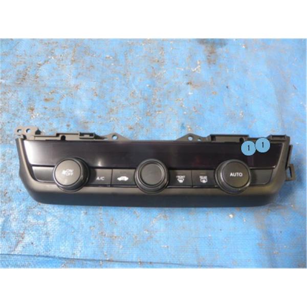 ホンダ 純正 フィットeHEV 《 GR3 》 エアコンスイッチパネル 79610