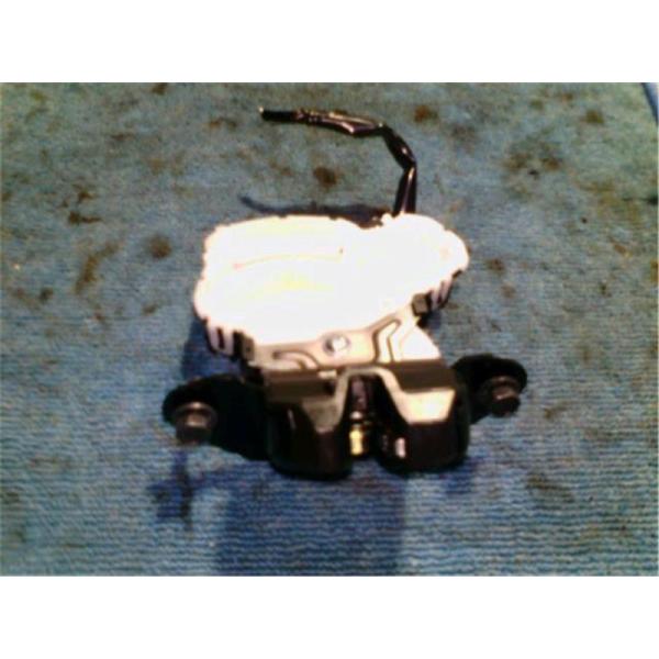マツダ 純正 MAZDA2 《 DJLFS 》 バックドアロック P50900-24007724