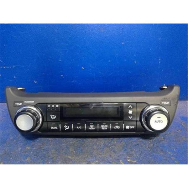 トヨタ プラド 純正エアコンパネル & ステレオユニット