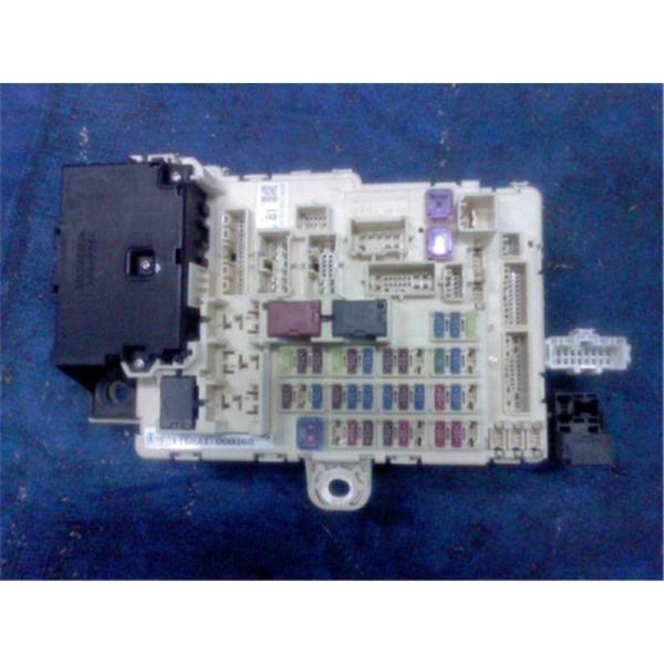 ①なな出品　本体部分 日立純正部品のパーツショップ、冷蔵庫基板