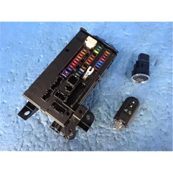 ダイハツ 純正 ウェイク 《 LA700S 》 ヒューズボックス 82600