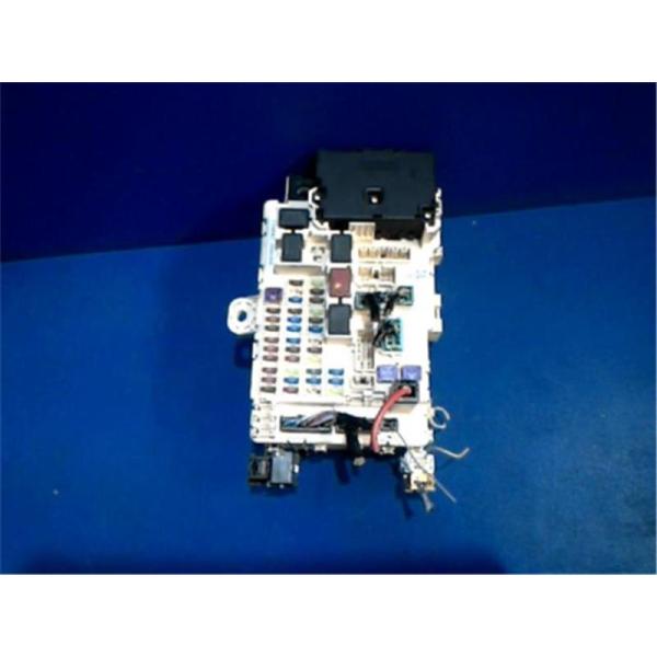 ホンダ 純正 N-BOX 《 JF1 》 ヒューズボックス P81700-24000164 : NGP