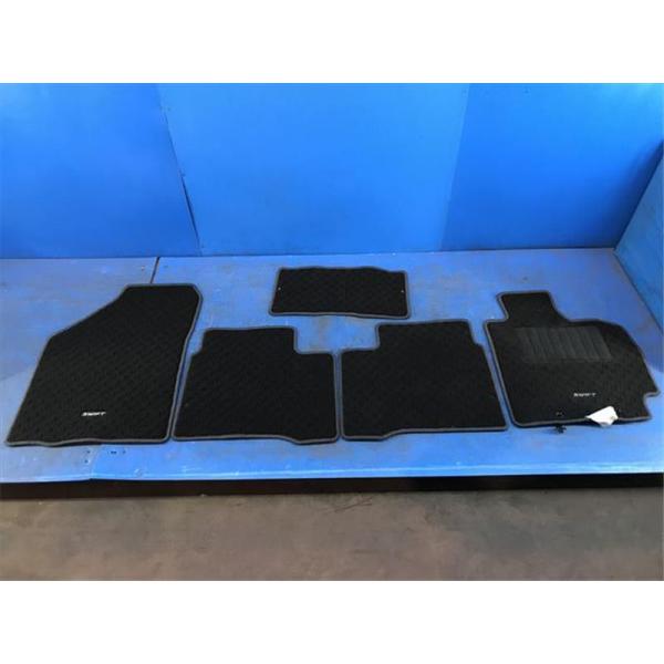 スズキ 純正 スイフト 《 ZC33S 》 フロアマット P82100-23010664