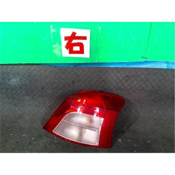 トヨタ 純正 ヴィッツ 《 SCP90 》 右テールランプ 81551-52530 トヨタ 純正 ヴィッツ 《 SCP90 》 右テールランプ 81551-52530